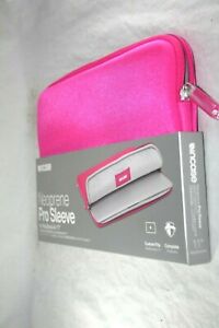 Incase CL60343: Neoprene Hot Magenta Pro Macbook Air 11" Sleeve Case