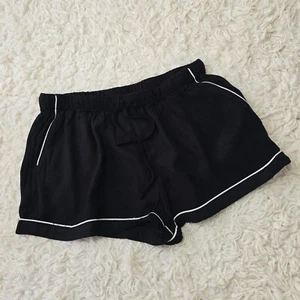 NWOT Forever 21 Black Rayon Shorts, Size M - Picture 1 of 4