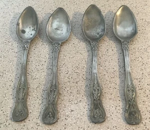 Lot de 4 très anciennes cuillères à dessert 4 very old dessert spoons - Picture 1 of 4