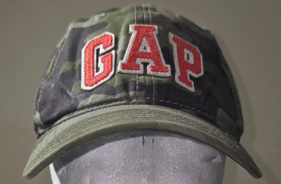 Sombrero de camuflaje Gap Kids talla 4-5 años Foto 1 de 4