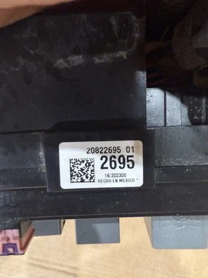 OEM Fuse Box Relay Junction Block 20822695 2008–2012 Chevrolet Malibu  - Image 1 of 4