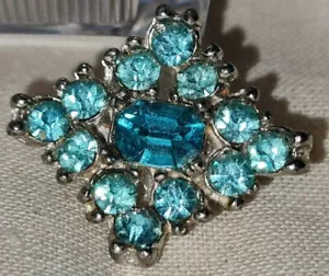 Vintage Diamond Shaped Aqua Rhinestone Pin SWEET - Picture 1 of 4