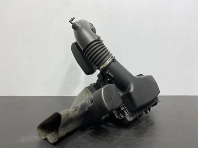 Ford Mustang GT 2017 OEM admisión de aire filtro de aire conjunto de caja con tubo usado Foto 1 de 4