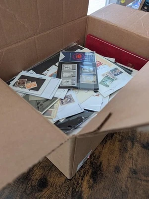 Barrido de piso de estampillas usadas y como nuevas en todo el mundo, etc. - por favor leer descripción Foto 1 de 2