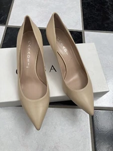 NIB 100% AUTH Casadei Beige Leather Kitten Heel Pointed Toe Pumps Sz 36.5 $520 - Picture 1 of 7