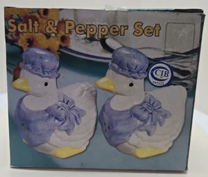 Vintage Family Dollar “Mama Ducks w Bonnets” Salt & Pepper Shaker Set, Porcelain - Picture 1 of 8