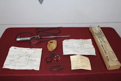 ANTENA MONTAJE GUARDABARROS CAMIONETA BLAZER JIMMY NOS CHEVROLET GMC 73-91 996979 Foto 1 de 4