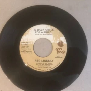 Reg Lindsay - I'd Walk A Mile For A Smile - vinyl 45 RPM Record 1979 - FREE ship - Foto 1 di 5