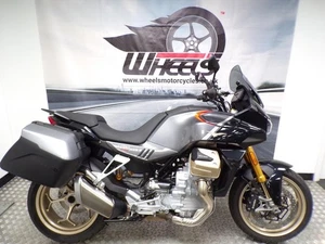 2023 MOTO GUZZI V100 MANDELLO S WITH ONLY 6214 MILES FROM NEW - Picture 1 of 20