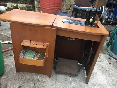 ancienne machine à coudre singer - Photo 1/4
