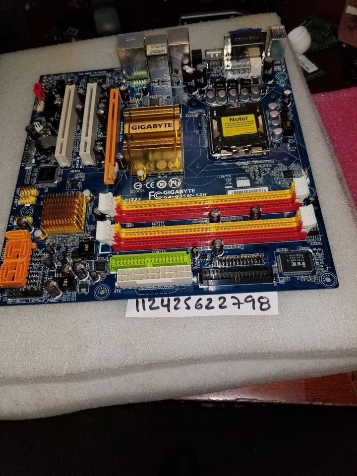 GIGABYTE  GA-G35M-S2H  LGA 775 Intel G33 HDMI Micro ATX Intel Motherboard  - Image 1 of 1