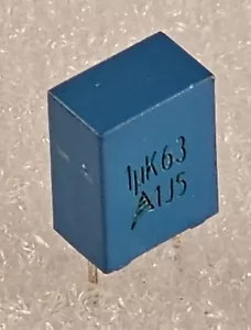 B32529C105K Epcos Polyester Capacitor 1uF 63V 10% 5mm Pitch - 10 Pcs - Picture 1 of 2