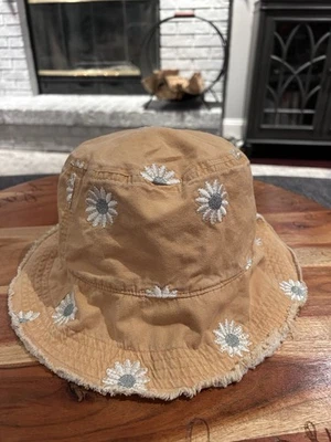 Sombrero Cubo Reversible Bronceado y Crema Bordado Margaritas Flecos Ala Boho Verano Foto 1 de 4