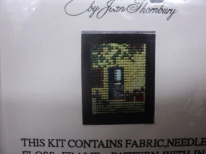 DOLLHOUSE CROSS STITCH KIT- PICTURE- BACK DOOR SCENE #53 - Foto 1 di 4