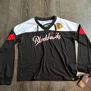 Chicago Blackhawks Fanatics NHL Hockey Long Sleeve LaceUp V-Neck TShirt Womens S - Picture 1 of 4