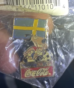 1994 COCA-COLA World Cup Soccer Pins STRIKER Flag Choice USA RUSSIA BRAZIL ITALY - Picture 1 of 24