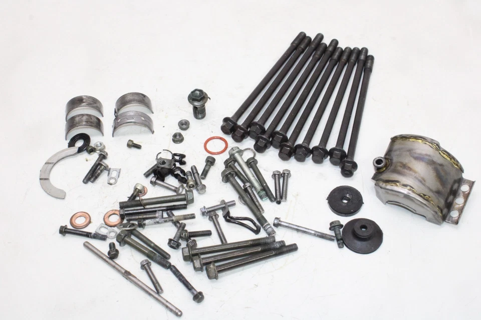 2006 SUZUKI HAYABUSA GSX1300R OEM БОЛТЫ КРЕПЛЕНИЯ ДВИГАТЕЛЯ КРЕПЕЖНЫЕ ВИНТЫ ДВИГАТЕЛЯ - Изображение 1 из 4