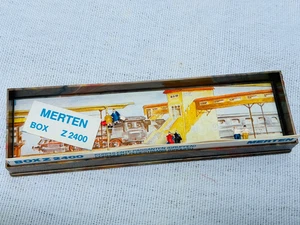Walter Merten Miniature Plastic Z Scale 2400 CORPULENT PEDESTRIANS Germany NWT - Picture 1 of 11