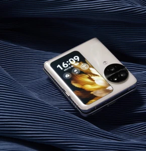 OPPO Find N3 Flip 5G! 6.8''AMOLED Screen 12GB+512GB Dual Sim Unlocked - Picture 1 of 15