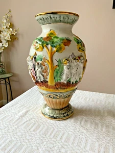 Antike Pereiras Valado Portugal Vase erhabenes Muster Kinder Figuren 11" - Bild 1 von 16