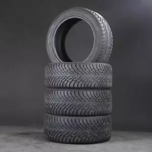 4x Winterreifen Nokian Hakkapeliitta R3 SUV 275/45 R20 110T 8,5 mm - Bild 1 von 2