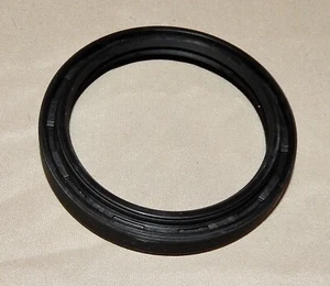 Oil Seal Outer Hub Fits 87-97 Land Rover 90/110 FRC 8222 WD Express NIB 231T - Picture 1 of 4
