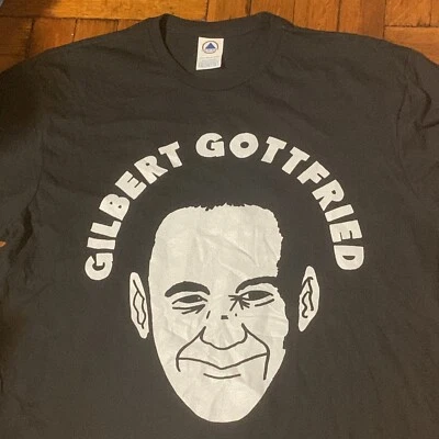 Camiseta Negra Gilbert Gottfried XL Comediante Comedia Películas de Pie TV Divertida Foto 1 de 4
