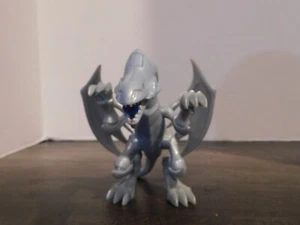 1996 Yugioh 6" Blue Eyes White Dragon Figure no Missile Kazuki Takahashi - Picture 1 of 5
