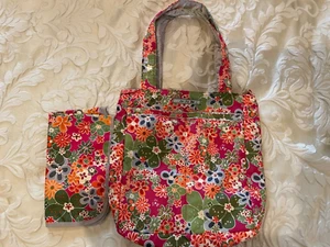 Jujube, Be Light Diaper Bag in Perky Perennials with Changing Pad. RETIRED HTF - Picture 1 of 4