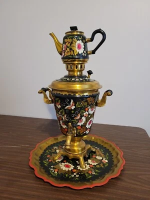 Juego de tetera eléctrica de latón vintage rusa Samovar firmada Foto 1 de 4