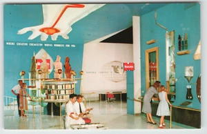 Postcard Tomorrowland Monsanto Hall of Chemistry Interior View - Picture 1 of 2