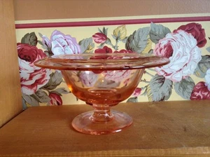 Rich pink Depression glasss etched compote bowl - Picture 1 of 4