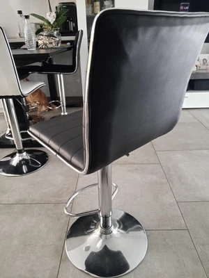 Barhocker Schwarz 4 Stk. Kunstleder Gebraucht Guter Zustand - Bild 1 von 2