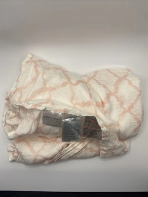 Manta bebé viscosa sedosa Aden Anais suave envoltura rosas diseño geométrico Foto 1 de 4