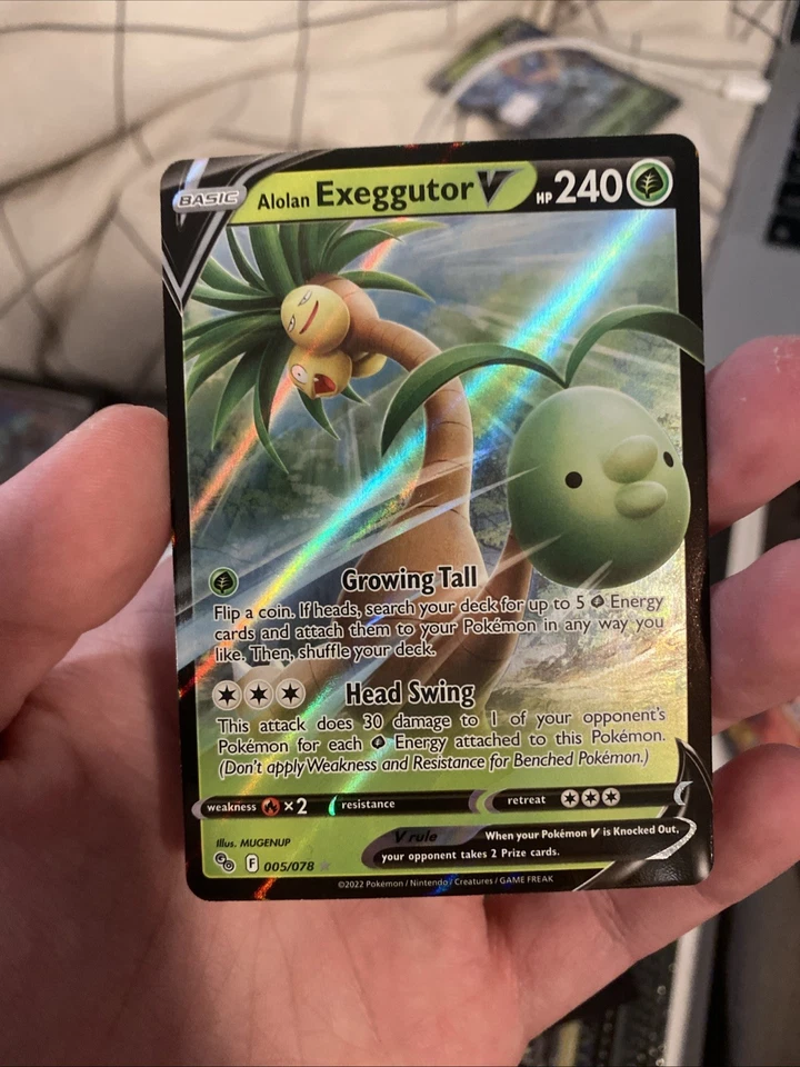 Alolan Exeggutor V 005/078 Pokémon GO Holo - Image 1 of 2