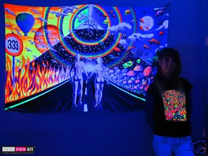 COUPLE PYRAMID Psychedelic Art UV Blacklight Tapestry Wall Hanging Backdrop Deco - Picture 1 of 7