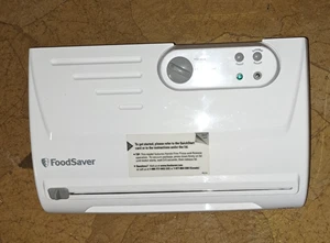 FoodSaver V850 Vacuum Sealer - Picture 1 of 3