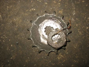 74 YAMAHA RD350 RD 350 15T FRONT SPROCKET * - Picture 1 of 3