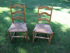 A PAIR OF STICKLEY LADDER BACK CHAIRS MADE IN FAYETTEVILLE SYRACUSE USA 