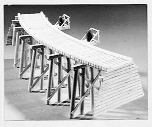 Campbell Scale Model - 70' Curved Trestle -- 15-1/4 x 1-3/8"  38.7 x 3.5cm - HO