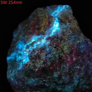Aragonite Diopside Chondrodite fluorescent lightning bolts Long Lake 0.91kg - Picture 1 of 11