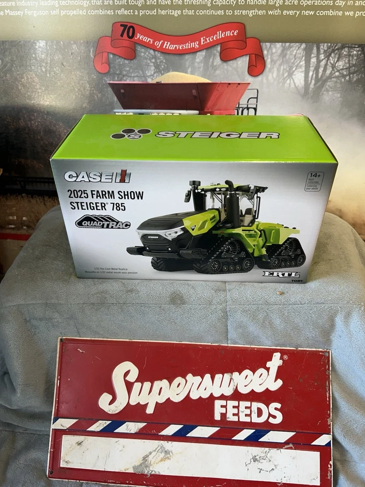 1/32 Case IH Steiger 785 Quadtrac Tractor by ERTL, 2025 Farm Show - Image 1 of 2