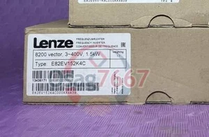 UN nuevo inversor LENZE E82EV152K4C NSMP E82EV152-4C - Imagen 1 de 2