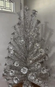 Vintage Evergleam Silber Aluminium Weihnachtsbaum MCM 50er 87 Zweige *ohne Ständer* - Bild 1 von 4