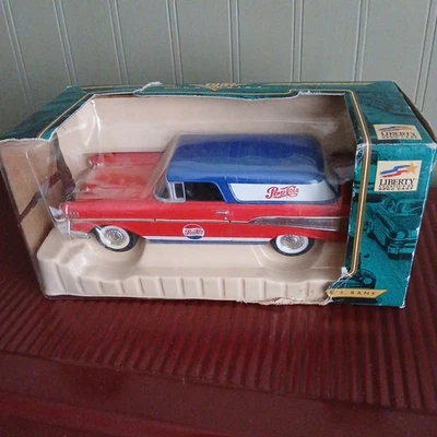 Chevy Nomad 1957 Pepsi Cola Hot Rod Liberty Classics 1:25 diecast en caja Foto 1 de 4