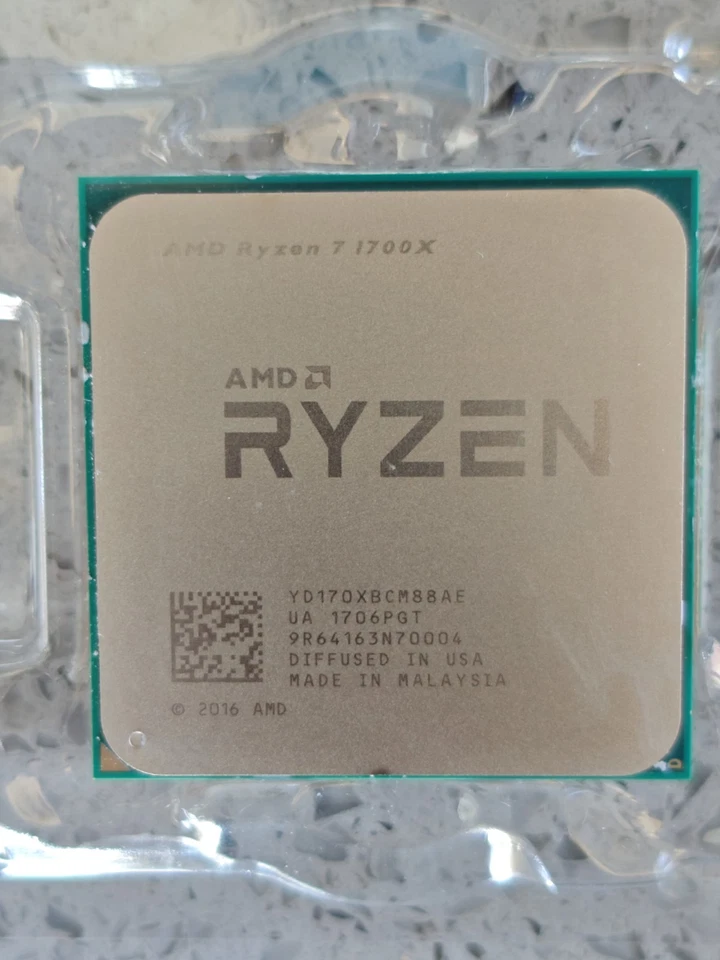 AMD Ryzen 7 1700X 8 núcleos/16 hilos base 3,4 GHz, 3,8 GHz boost, 95 W TDP Foto 1 de 1