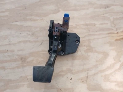 2014-2022 JEEP CHEROKEE 3.2L FOOT BRAKE STOP PEDAL W/ BRACKET SUPPORT OEM - Image 1 of 4