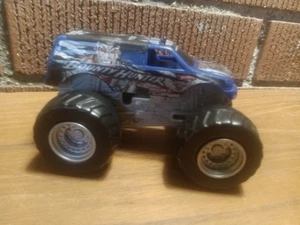 Bounty Hunter Monster Jam Truck (Hot Wheels)(#26)(2004) - Picture 1 of 4