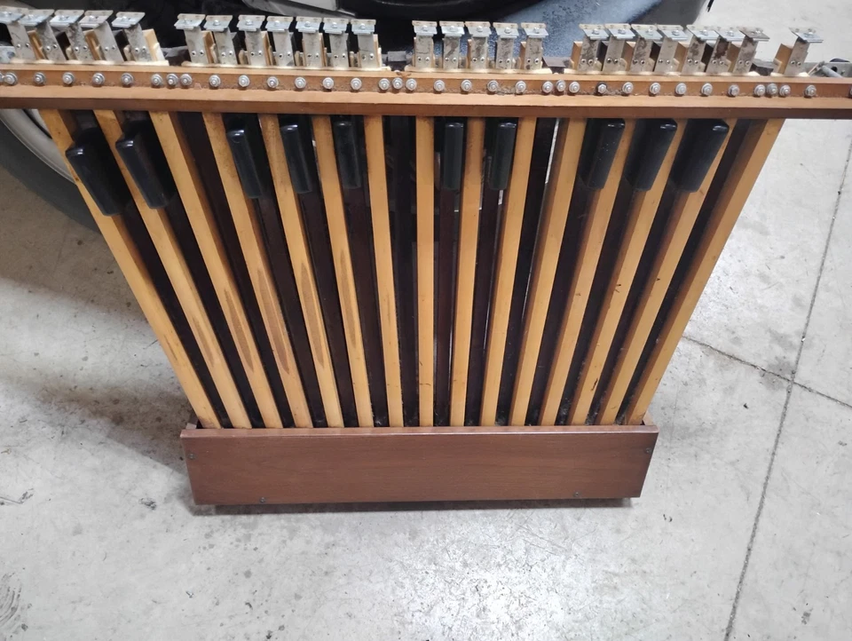 Conjunto de pedal de bajo vintage de órgano de 25 notas! ¡HAZ OFERTA! ¡GRAN PEDAL DE FUNCIONAMIENTO! Foto 1 de 4