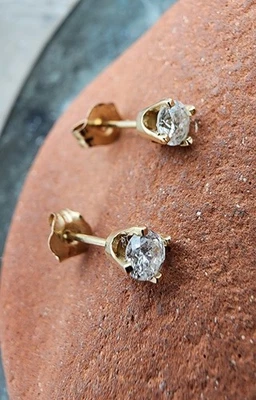 Серьги-гвоздики из желтого золота 14 карат 0,585 карата с мелкими бриллиантами общим весом 0,14 карата 1/2 дюйма Au 25171 - Изображение 1 из 4